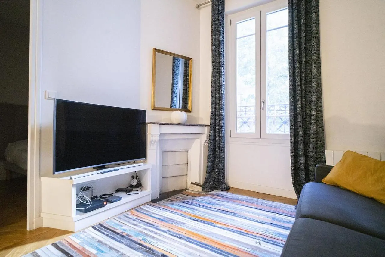 Apartment Near Montmartre Paris