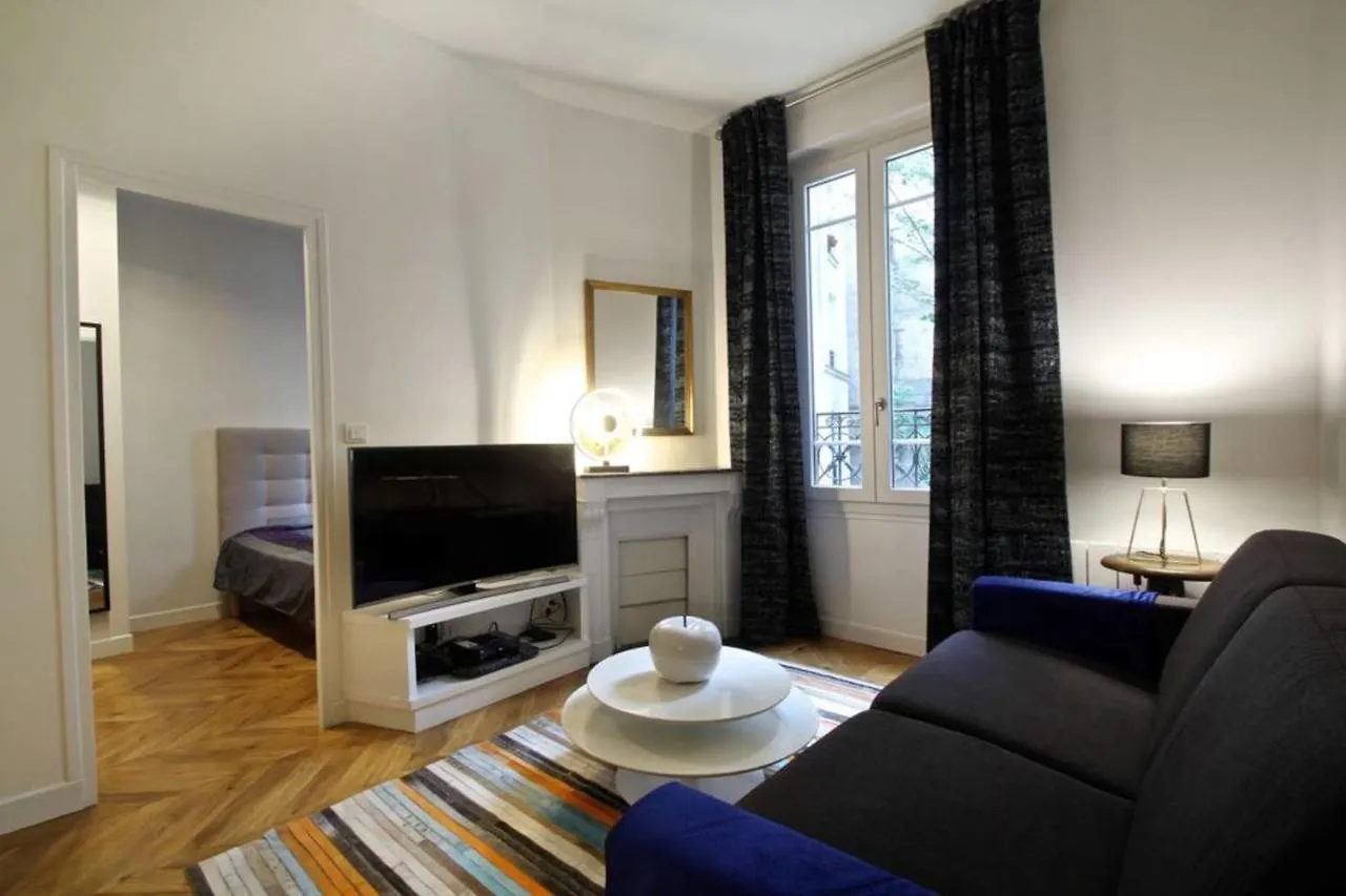 Apartment Near Montmartre Parijs