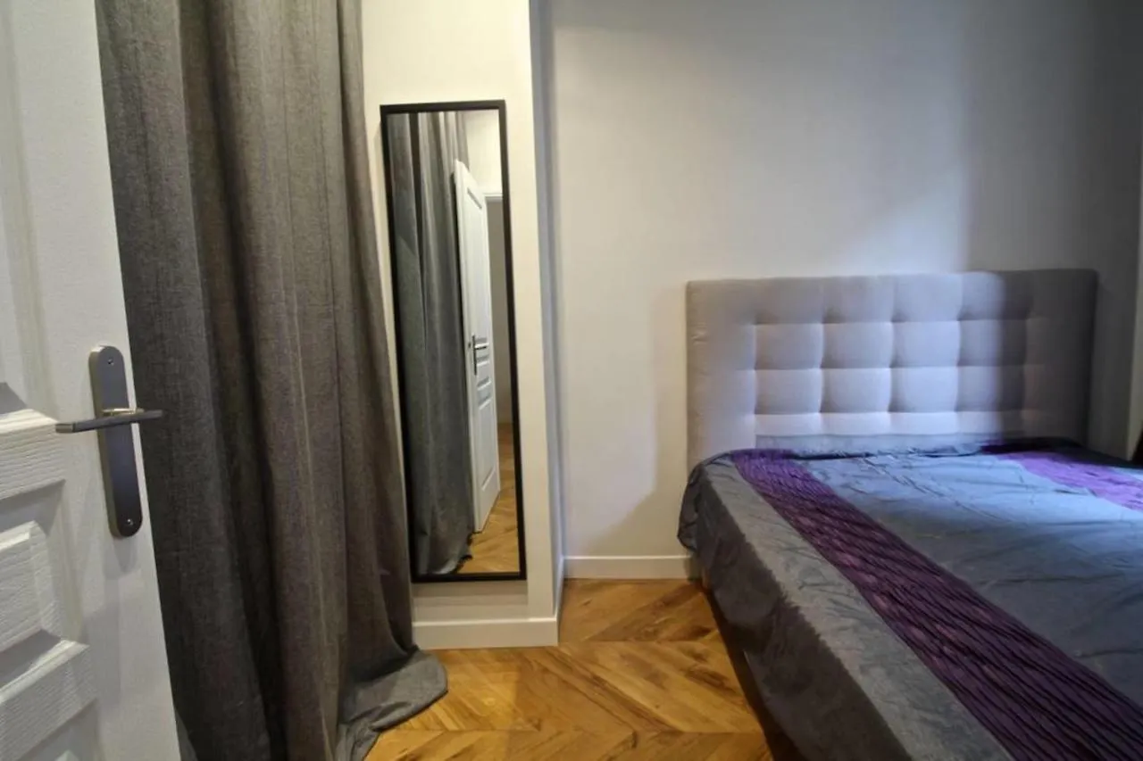 Apartment Near Montmartre Parijs